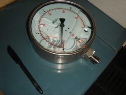 MANOMETER DIA 160MM 0-4BAR GLYCERINED - Image 3